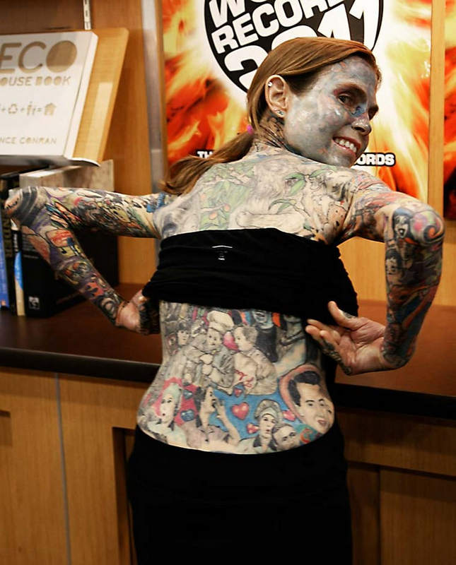 Юлія Гнус - сама татуйована жінка в Книзі рекордів Гіннеса