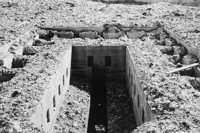 зруйновані бетонні конструкції фортеці Мімоєк