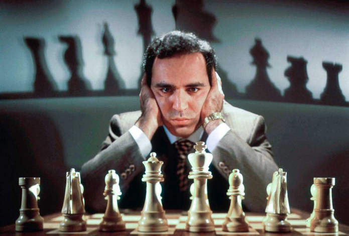  Каспаров позує під час тренування до матчу проти Deep Blue 