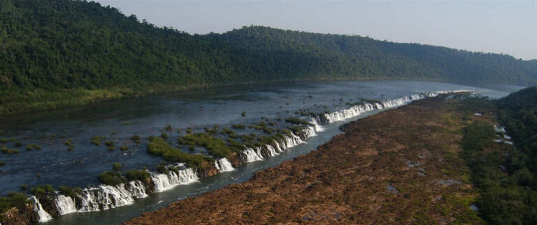 Мокона: єдиний у світі “паралельний” водоспад (Аргентина)