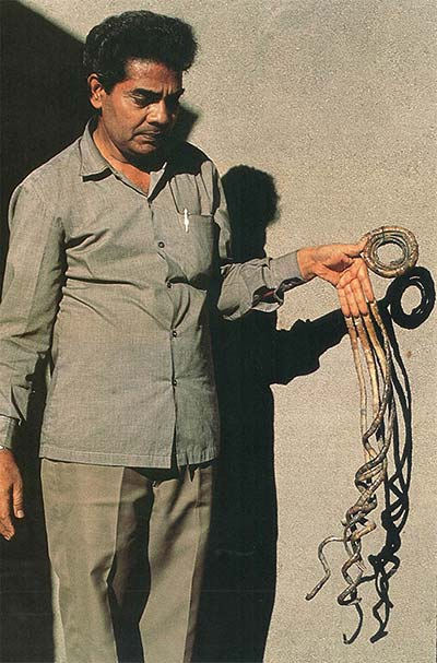 Шрідхар Чіллал Shridhar Chillal - Найдовші нігті на одній руці фото