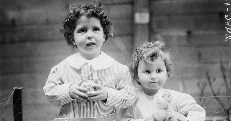 Брати Мішель-молодший і Едмонд Навратіль (2 роки), квітень 1912 року