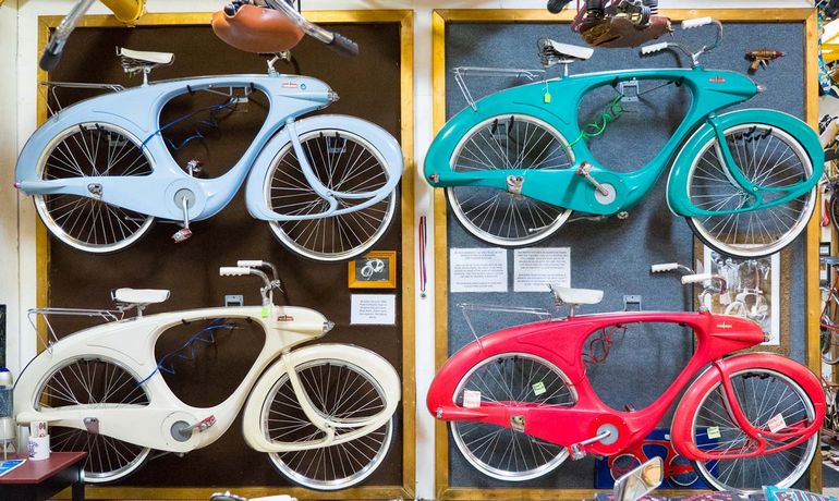 Різнокольорові Spacelanders на виставці Bicycle Heaven