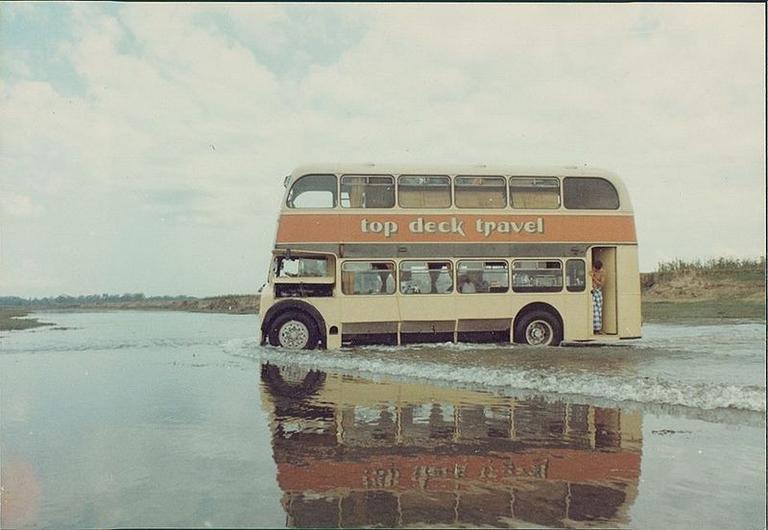 Автобус компанії Topdeck Travel 